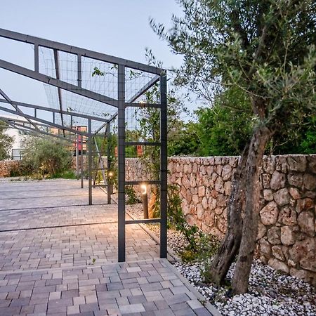 Apartment Flori With Sea View Malinska Exterior foto