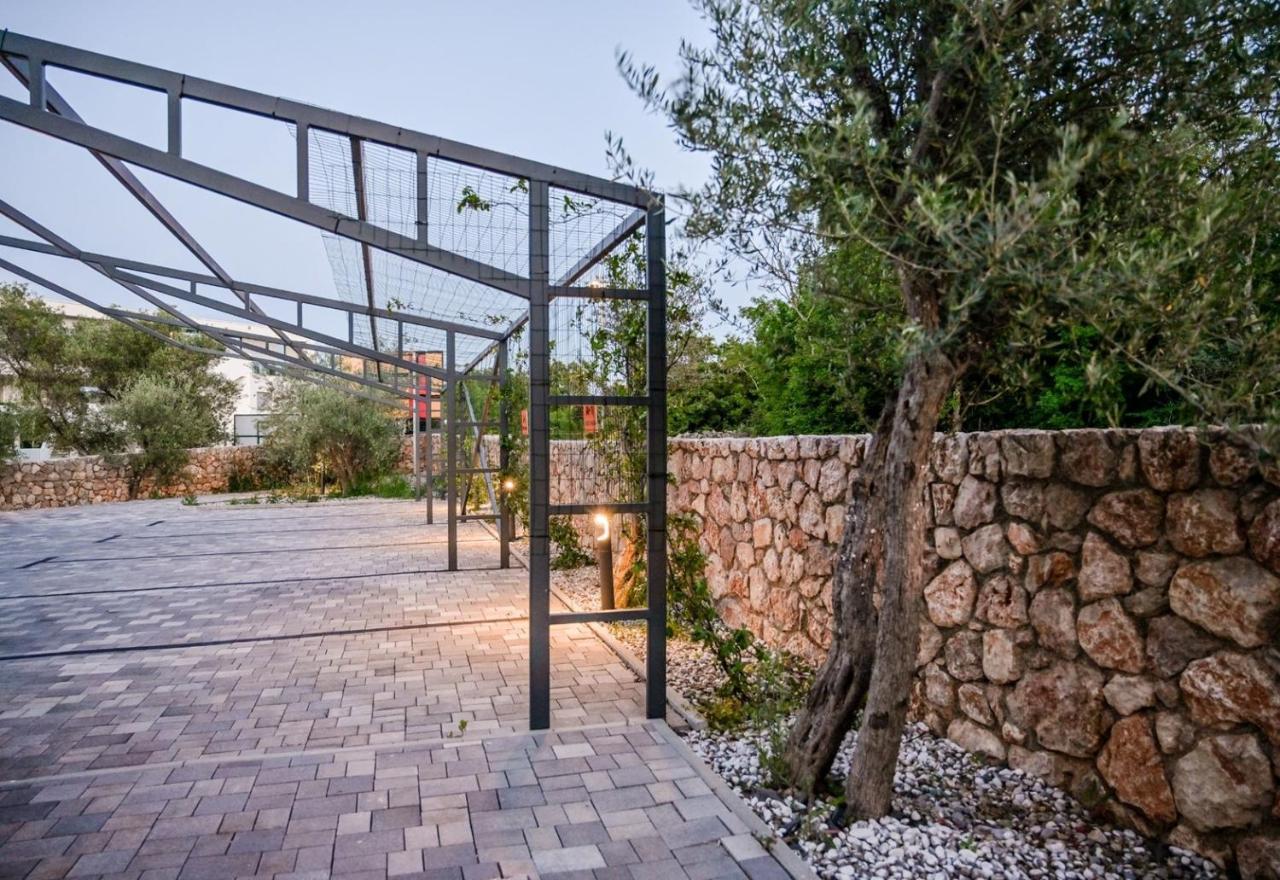 Apartment Flori With Sea View Malinska Exterior foto